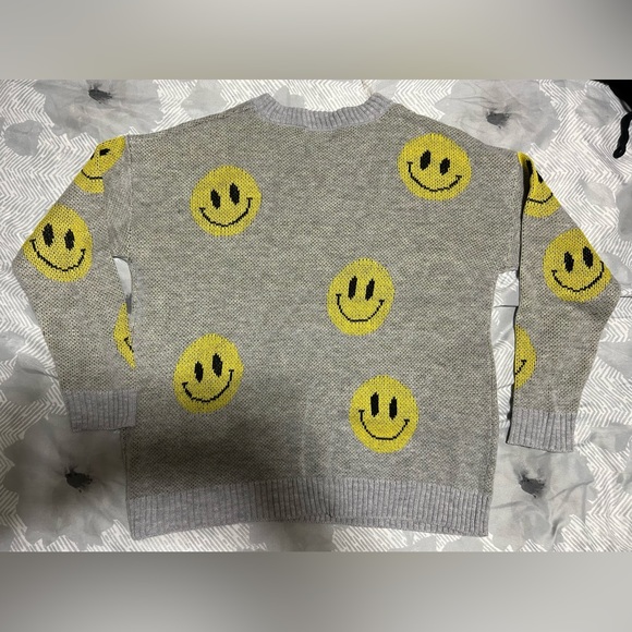 NWOT Just Polly Ny -Grey acrylic sweater with yellow smiley faces - size L - Picture 3 of 7